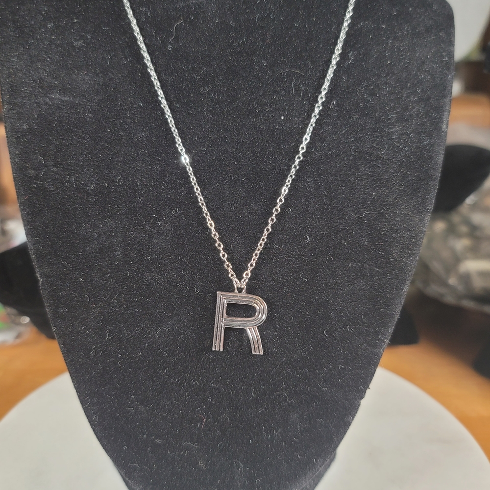 Silver Initial 'R' Pendant Necklace Set